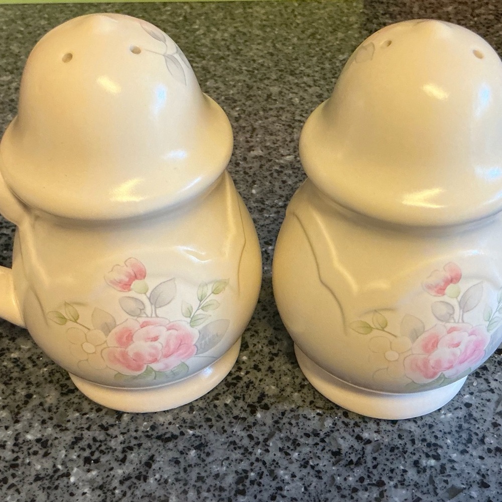 Pfaltzgraff Tea Rose Stovetop Salt and Pepper Shakers